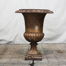 Load image into Gallery viewer, European Cast Iron Garden Urn, G015