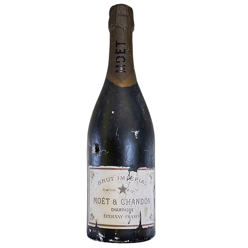 Moet and Chandon Champagne Advert Bottle, G048