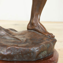 Load image into Gallery viewer, Cast Bronze Discus Thrower Figure, G009